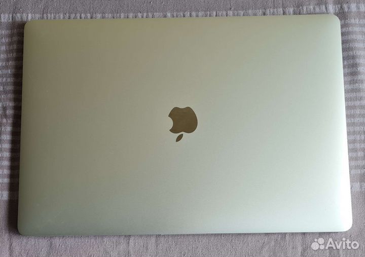 MacBook Pro 15 2020 i9/32/512
