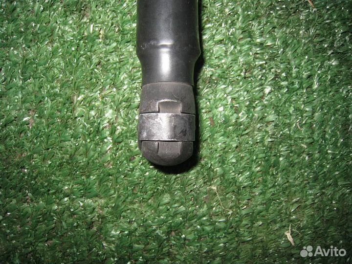 Амортизатор багажника левый KIA Sportage 2 (KM) 2