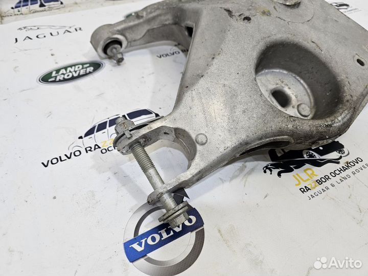 Рычаг задний правый нижний Jaguar XE X760
