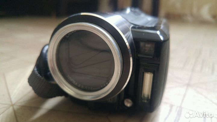 Видеокамера Canon HF10