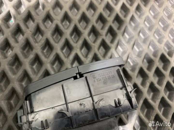 Кнопка центрального замка передняя правая