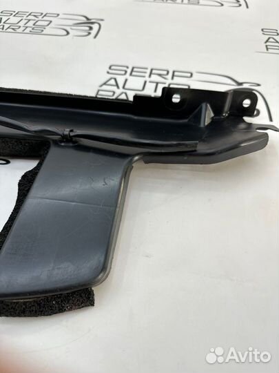 Дефлектор радиатора передний левый Nissan Juke