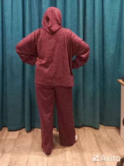 Спортивный костюм женский новый 62