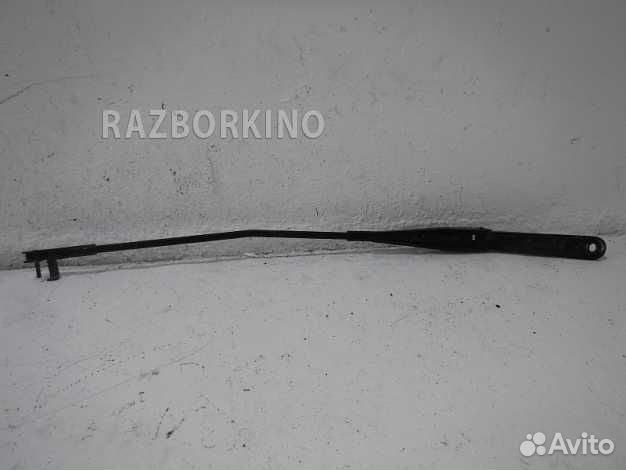 Поводок стеклоочистителя передний