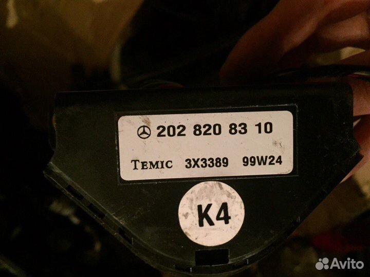 Mercedes w 208 датчик системы защиты 2028208310