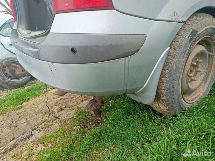 Задний бампер с дефектами Mazda premacy 2001г