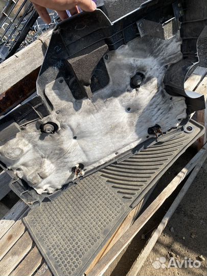 Крышка двигателя 3 uz fe