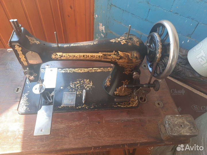 Швейная машина Зингер