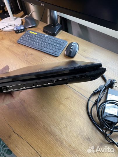 Ноутбук samsung 15 np300e5c 8 gb + SSD