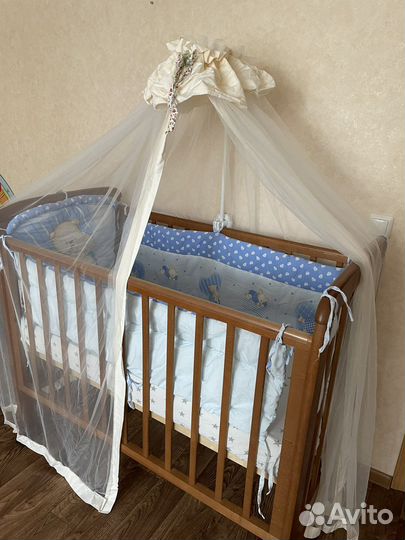Детская кроватка с балдахином,матрасом,бортиками