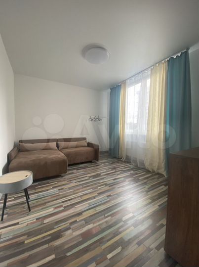 2-к. квартира, 55 м², 1/10 эт.