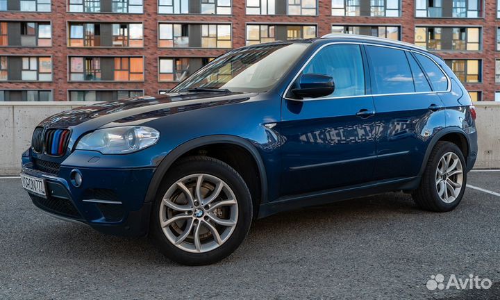 Аренда BMW X5 E70 рестайлинг (2010—2013) от одной минуты в Москве