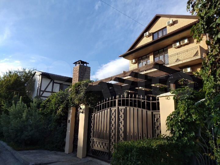 Гостиница, 600 м²