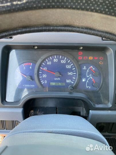 Mitsubishi Fuso Canter с КМУ, 2012