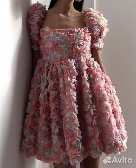 Платье женское с объемными цветами