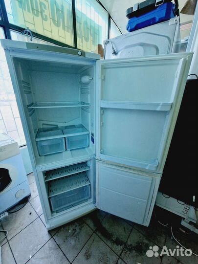 Холодильник indesit