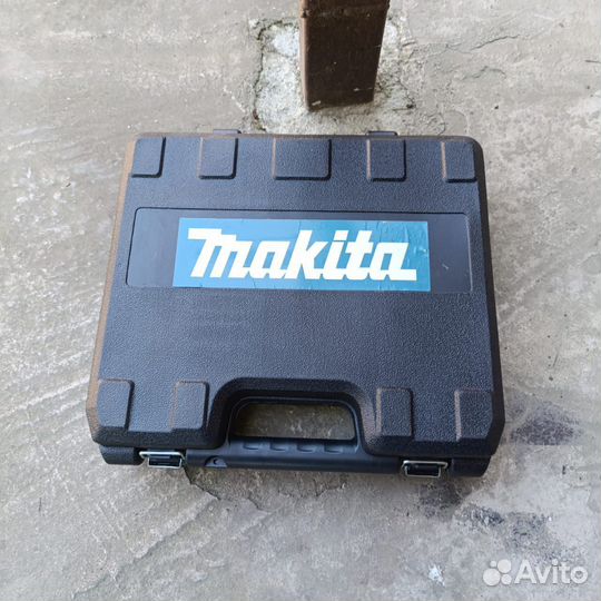 Ударный шуруповерт Makita 26v с набором