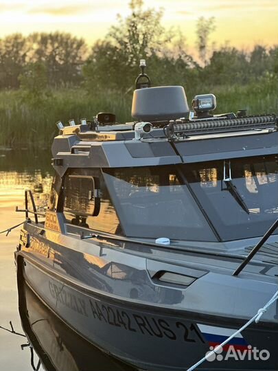 Катер grizzly 600 cabin unimog с мотором 250лс