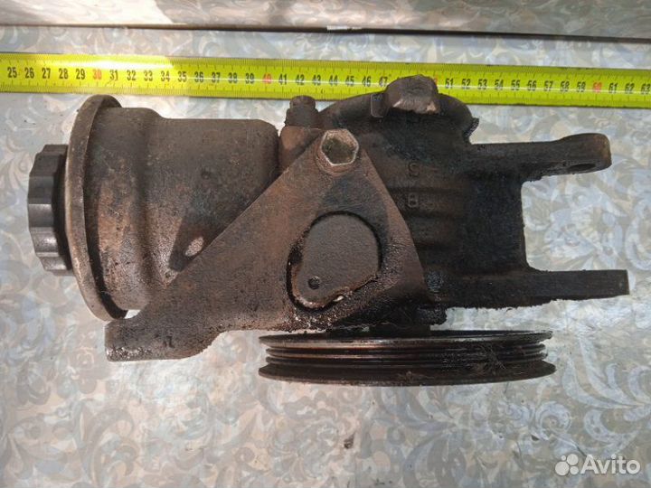 Насос гидроусилителя Toyota Carina 2 1990