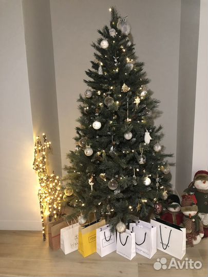 Елка искусственная 210