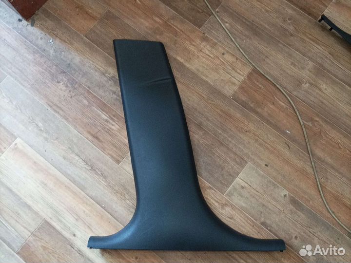 Обшивка центральной стойки BMW E87