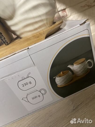 Набор чайник и сахарница