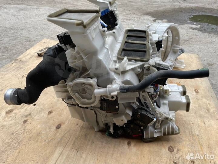 Печка Lexus LS600HL 2007-2012г UVF46, 2urfse