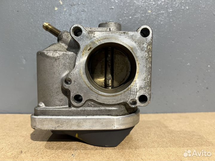 Дроссельная на Volkswagen Golf 4 1.4