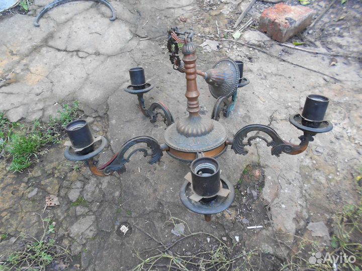 Люстра потолочная трехрожковая