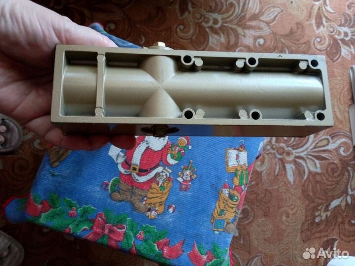 Доводчик дверной