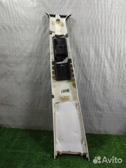 Обшивка правой стойки Mercedes Benz ML W164 2007