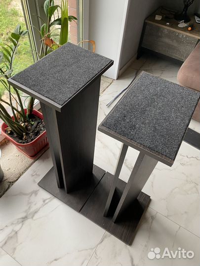 Стойки для полочной акустики