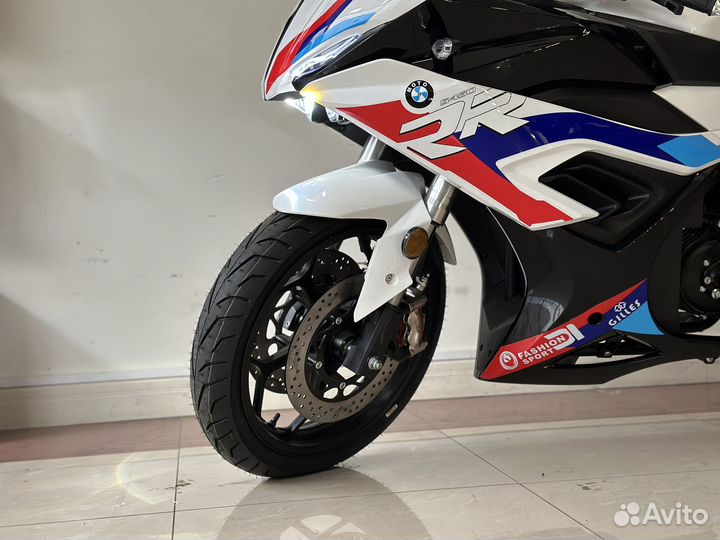 Электромотоцикл BMW RR