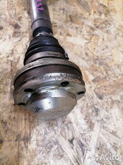 Передний правый привод Volkswagen Passat B6 3.2