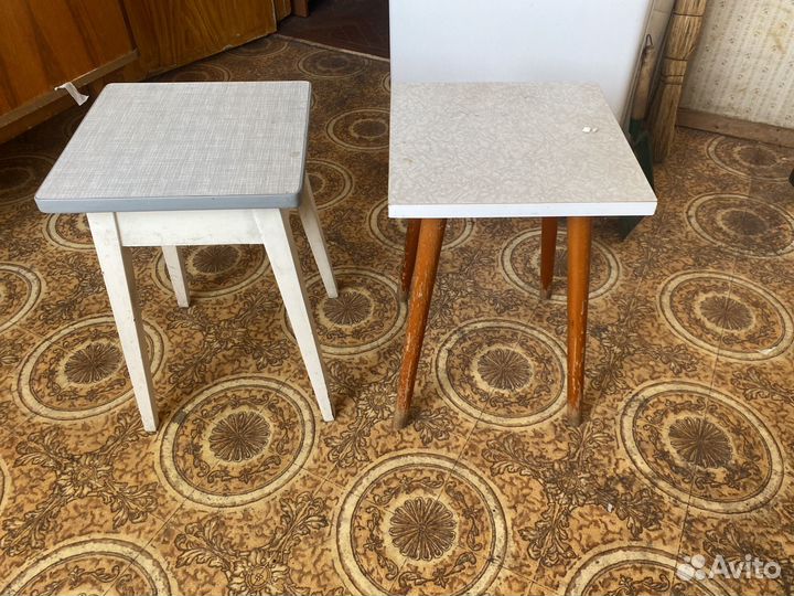 2 табуретки