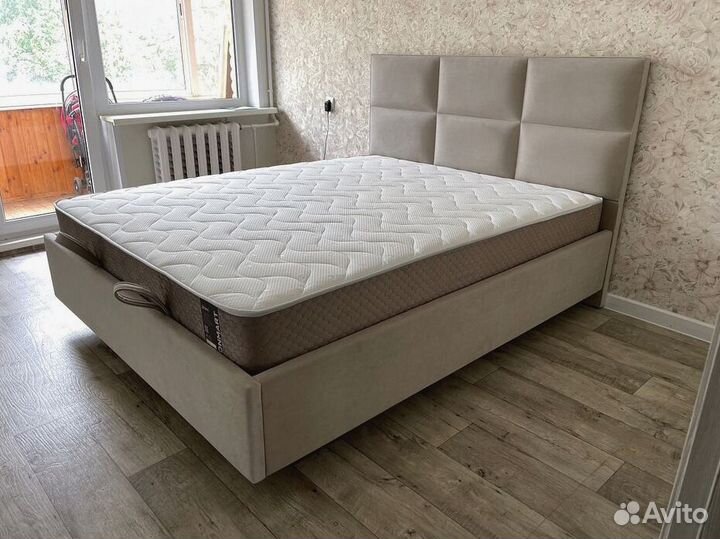 Кровать двуспальная