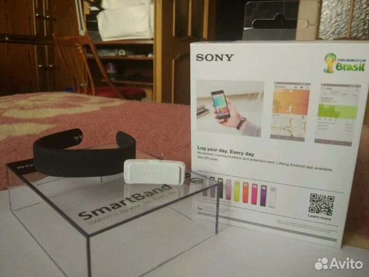 Sony SmartBand SWR10 фитнес-браслет