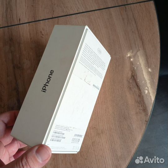 Коробка от iPhone 7 plus