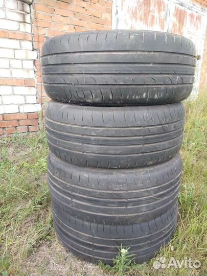 Continental ContiPremiumContact 215/55 R16 93V