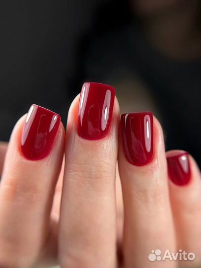 Модель на маникюр