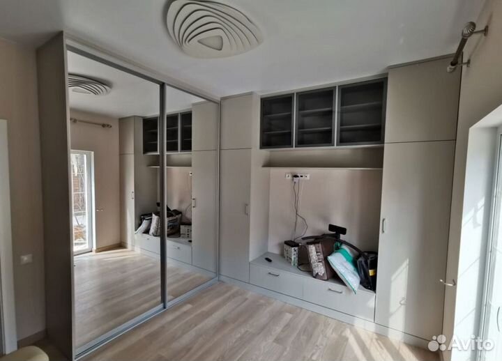 Шкаф в прихожую на заказ