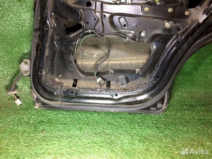 Дверь задняя правая Mitsubishi Lancer CB CD Черная