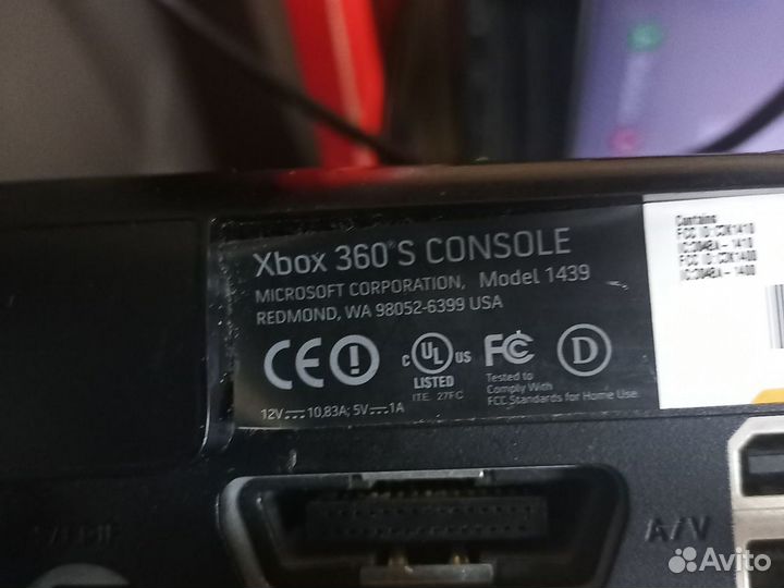 Xbox 360S 250gb, телевизор sony, диски и геймпады