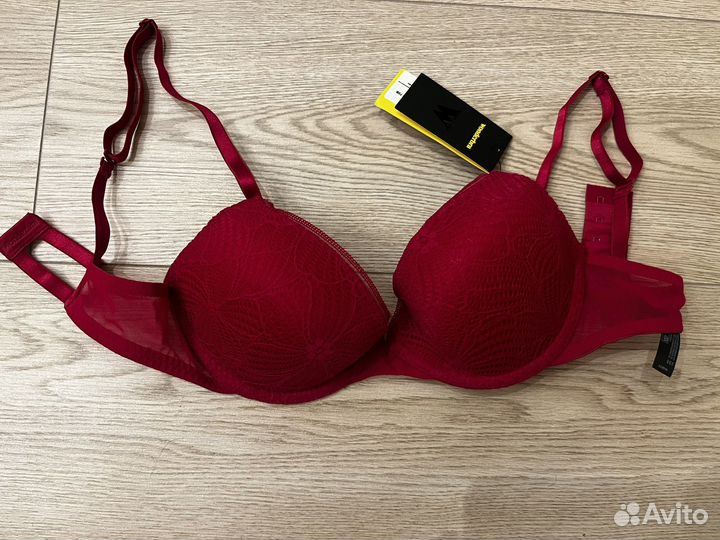 Бюстгальтер wonderbra новый