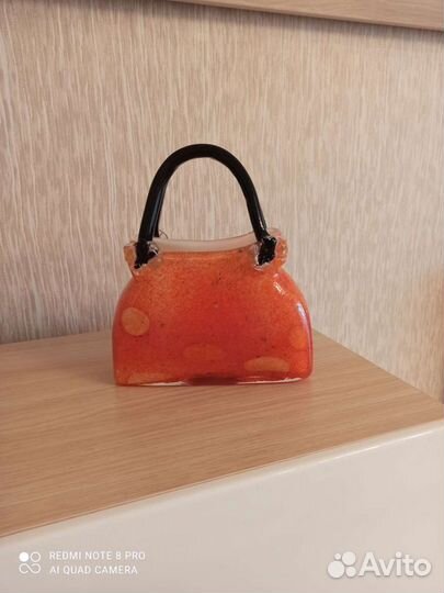 Ваза из цветного стекла