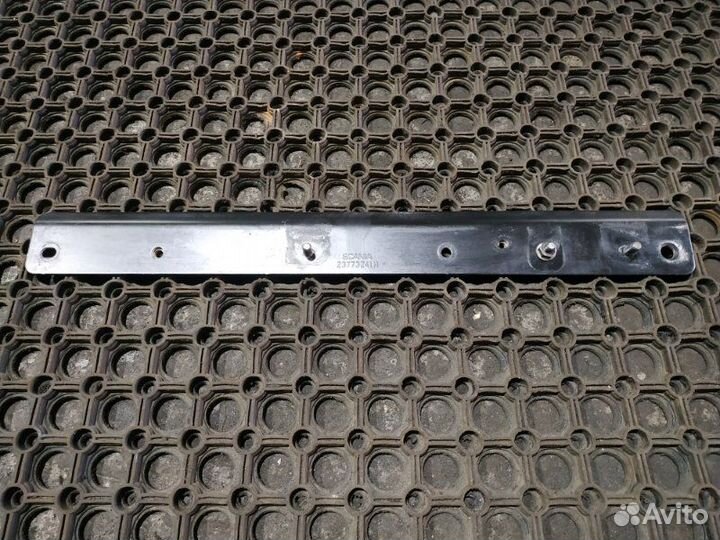 Кронштейн радиатора левый Scania P8X400 самосвал