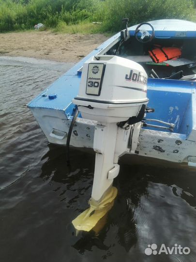 Продается лодка с мотором