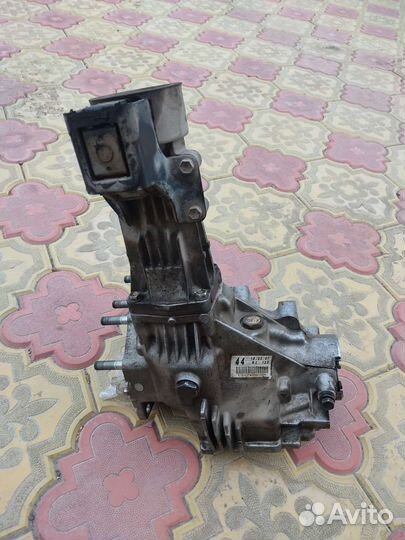 Раздаточная коробка Тойота voxy 2018 год