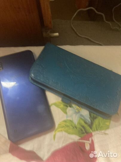 Samsung Galaxy A10, 2/32 ГБ