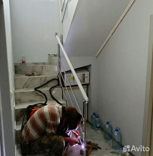 Перила, пopучни, огpaждения из нержавeющей cтали